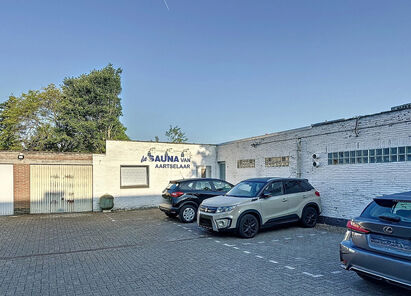 Commercieel gelijkvloers te koop in Aartselaar