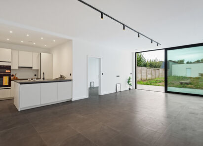 Gelijkvloerse verd. + tuin te koop in Hemiksem