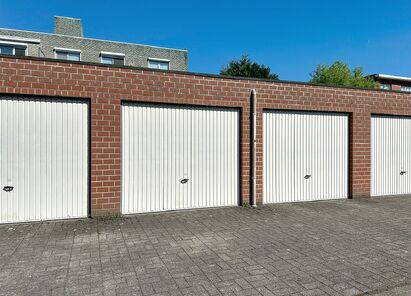 Gesloten garagebox te koop in Aartselaar