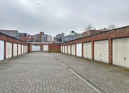 Gesloten garagebox te koop in Edegem